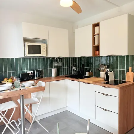 Face A La Et Au Port De Plaisance Apartment